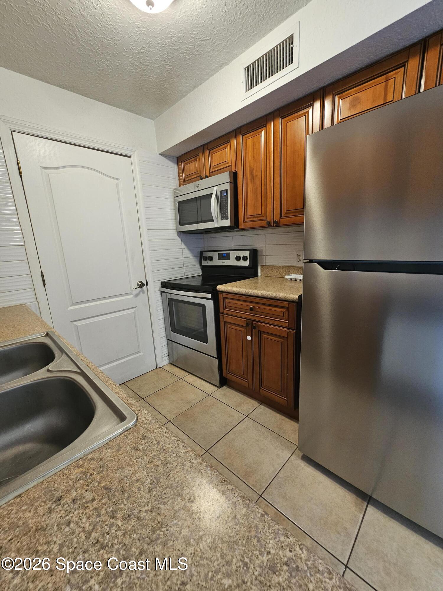 Residential Lease in Palm Bay 4
