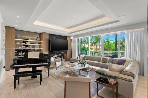 unit-126-4701 N Meridian Ave, Miami Beach, FL, 33140-2970 | Card Image