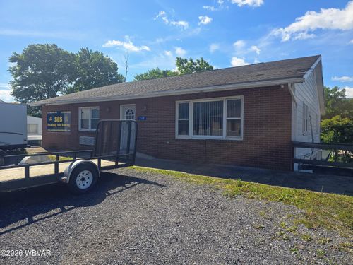 217 Woodward Ave, LOCK HAVEN, PA, 17745-1716 | Card Image