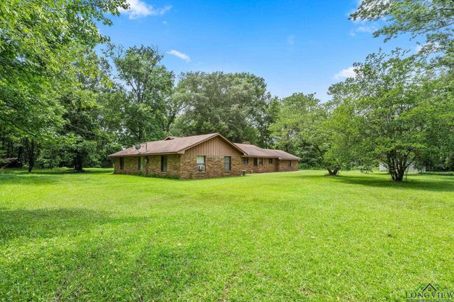 8103 Us Highway 259 N, House other with 4 bedrooms, 3 bathrooms and null parking in Omaha TX | Image 6