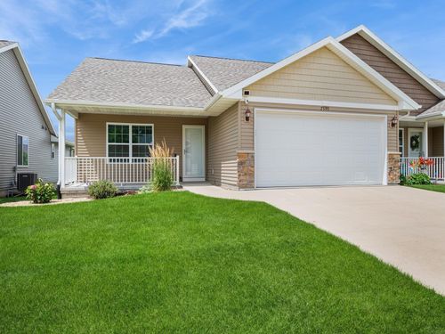 4599 Summerset Ave Ne, Cedar Rapids, IA, 52402 | Card Image