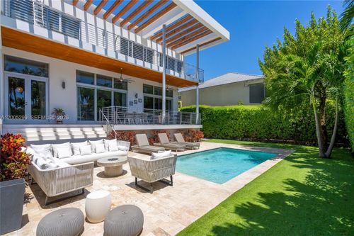 230 W Mcintyre St, Key Biscayne, FL, 33149-1813 | Card Image