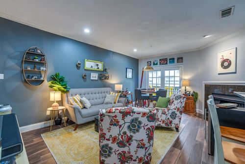 unit-17-4102 Buena Vista St, Dallas, TX, 75204-1773 | Card Image