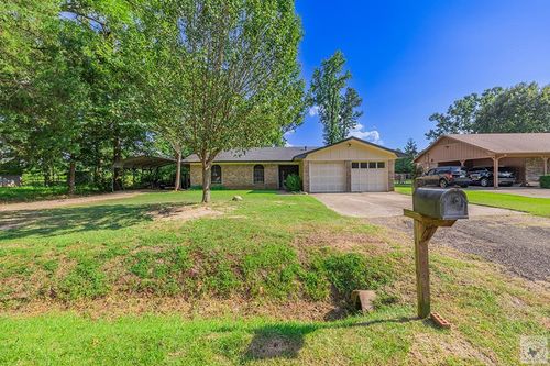220 Cherokee Tr, Texarkana, TX, 75501 | Card Image