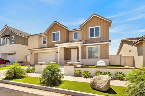 18148 Hedgerow Way, Santa Clarita, CA, 91350-5896 | Card Image