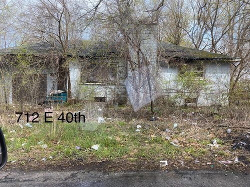 712 E 40th Ave, Gary, IN, 46409-1717 | Card Image