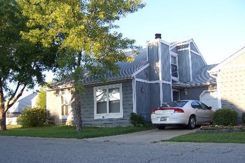 0-2010 Comanche Trl, Round Lake Beach, IL, 60073-1360 | Card Image