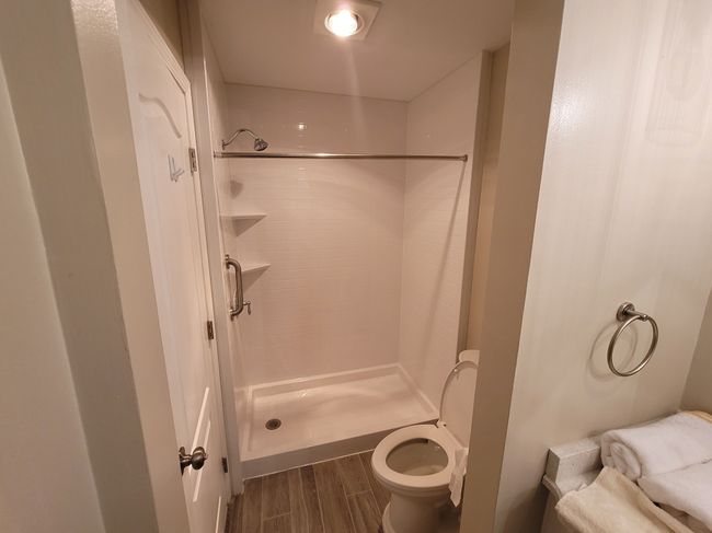 APT-202 - 2419 Riverside Dr, Condo with 2 bedrooms, 2 bathrooms and null parking in Trenton MI | Image 18