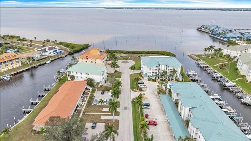 121-129 Breakers Ct, Punta Gorda, FL, 33950-5375 | Card Image