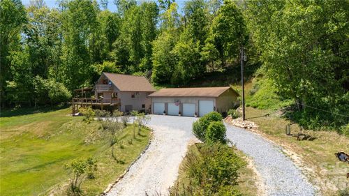 93 Franklin Crest Rd, Spruce Pine, NC, 28777-9263 | Card Image