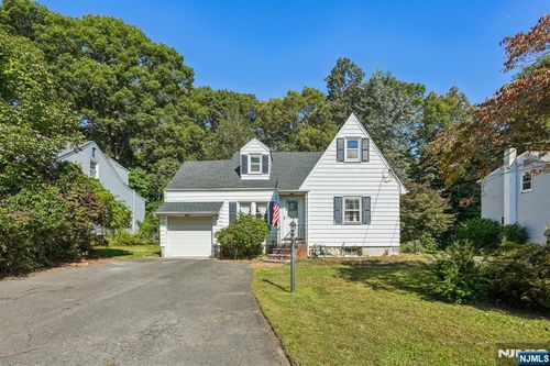 14 Valhalla Way, Wayne, NJ, 07470-5225 | Card Image
