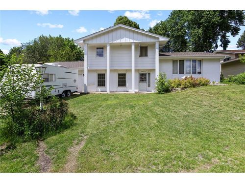 7908 37th Ave N, New Hope, MN, 55427-1102 | Card Image