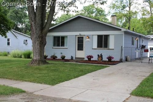 5929 N Linville St, Westland, MI, 48185-2254 | Card Image