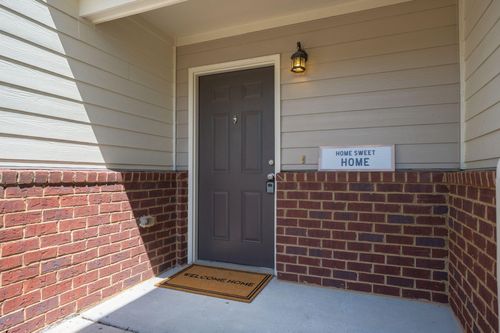 800 Majestic Dr, Crestview, FL, 32536-2256 | Card Image