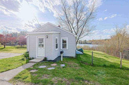 64 School St, Allenstown, NH, 03275-1964 | Card Image