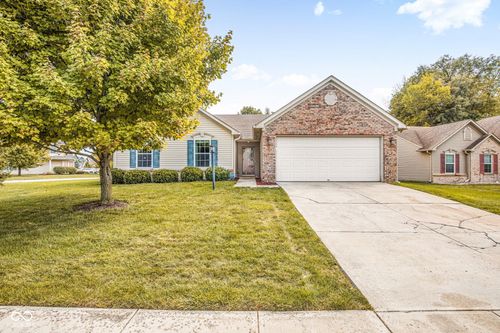 4083 S Turning Leaf Ct, New Palestine, IN, 46163-8651 | Card Image