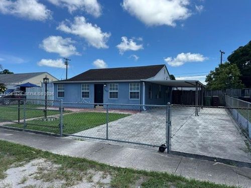 740 Se 4th Pl, Hialeah, FL, 33010-5412 | Card Image