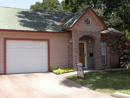 822 Tangle Oaks Drive, Bellville, TX, 77418 | Card Image