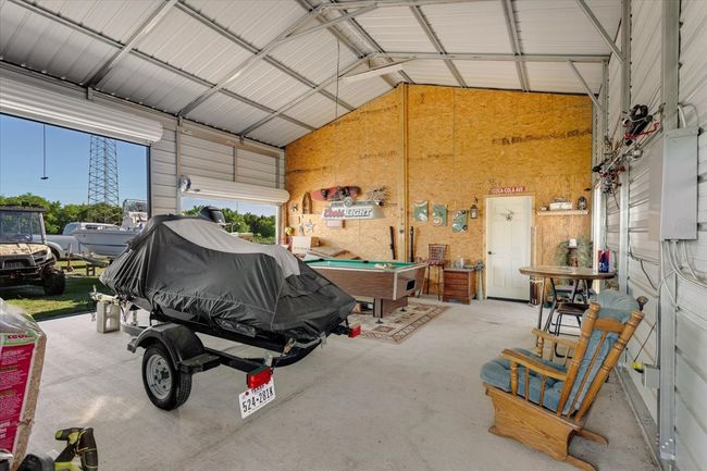 Garage Interior | Image 21
