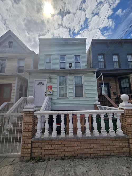 114 Essex St, New York, NY, 10002-3211 | Card Image