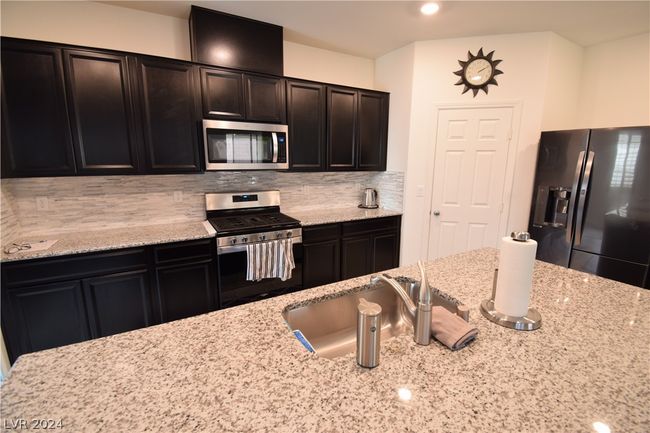 8761 Rio Andir Ave, House other with 4 bedrooms, 3 bathrooms and null parking in Las Vegas NV | Image 9