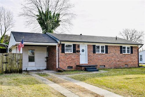 2913 David Ave, Norfolk, VA, 23518-3327 | Card Image