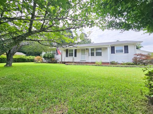123 Kings Pkwy, Hubert, NC, 28539-3851 | Card Image