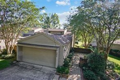 587 Beau Chene Dr, Mandeville, LA, 70471-1779 | Card Image