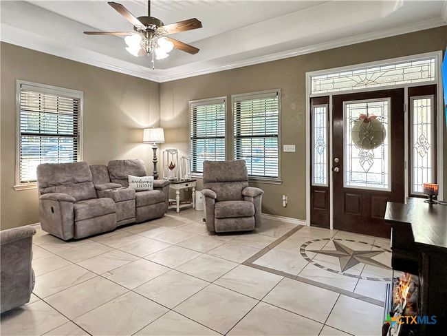 720 E Travis St, House other with 3 bedrooms, 2 bathrooms and null parking in Luling TX | Image 5