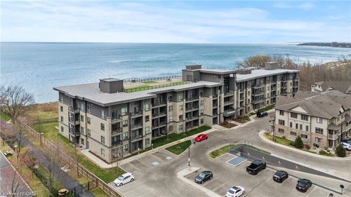 315-35 Southshore Cres, Stoney Creek, ON, L8E0J2 | Card Image