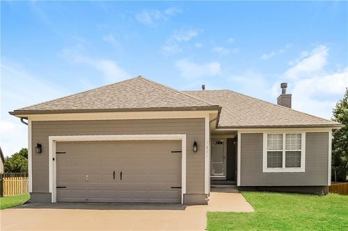 1801 Debrah Dr, Kearney, MO, 64060-7612 | Card Image