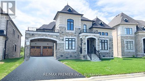 94 Sunny Acres Crescent, King (King City), ON, L7B0S6 | Card Image