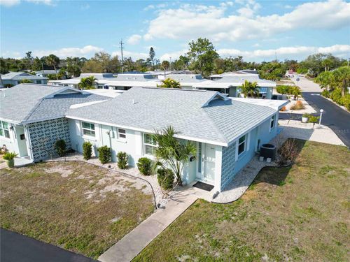53-1015 Beach Manor Cir, VENICE, FL, 34285-3929 | Card Image