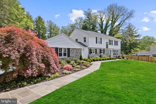 1611 Lark Ln, Villanova, PA, 19085-1907 | Card Image