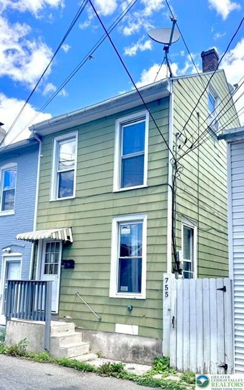 755 N Nagle St, Allentown, PA, 18102-2377 | Card Image
