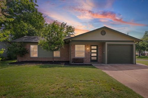 8514 Burrell Dr, Austin, TX, 78757-7830 | Card Image