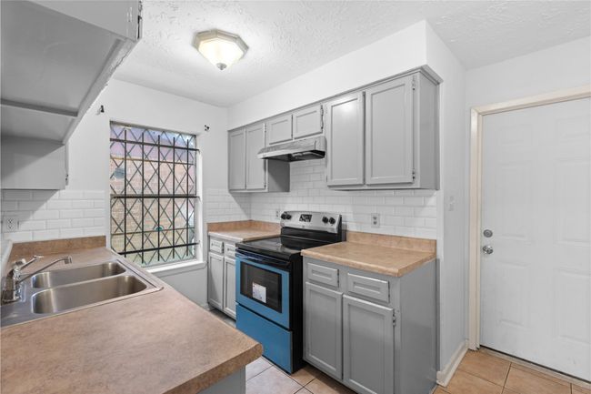 1330 Stevenage Ln, House other with 3 bedrooms, 2 bathrooms and 2 parking in Channelview TX | Image 6