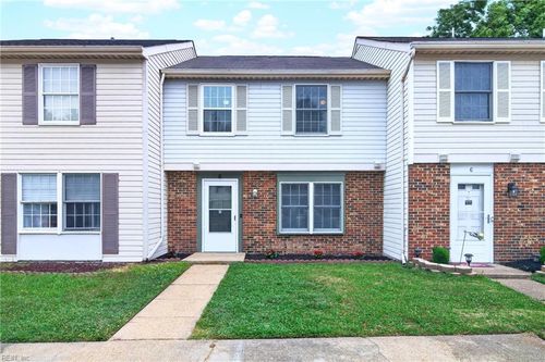 8 Lucinda Ct, Hampton, VA, 23666-5700 | Card Image