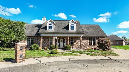 2 Sawgrass Circle, Belpre, OH, 45714 | Card Image