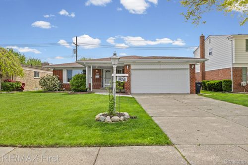 34356 Greentrees Rd, Sterling Heights, MI, 48312-5645 | Card Image