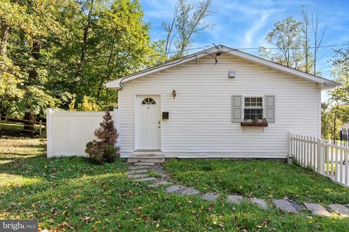 35 Benburb Rd, Phoenixville, PA, 19460-2901 | Card Image