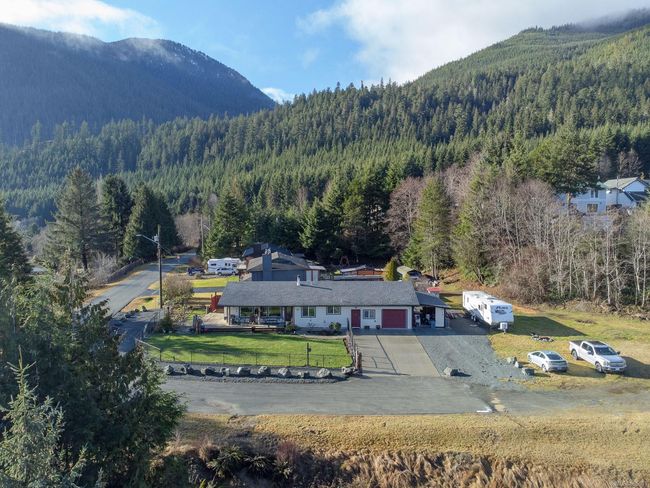 100 Dyer Dr, House other with 3 bedrooms, 3 bathrooms and 1 parking in Sayward BC | Image 13