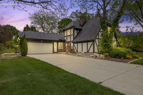 1908 Bobolink Ave, Grafton, WI, 53024-2548 | Card Image