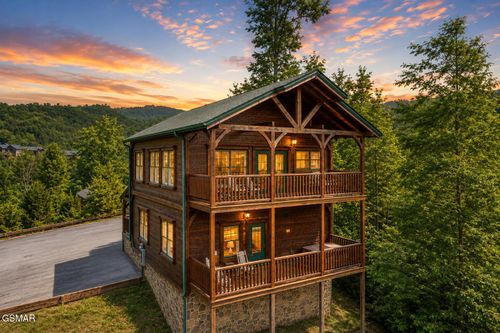 839 Great Smoky Way, Gatlinburg, TN, 37738 | Card Image
