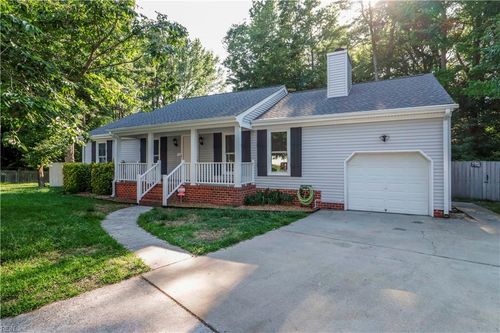 3936 Hardwood Ln, Portsmouth, VA, 23703-1943 | Card Image