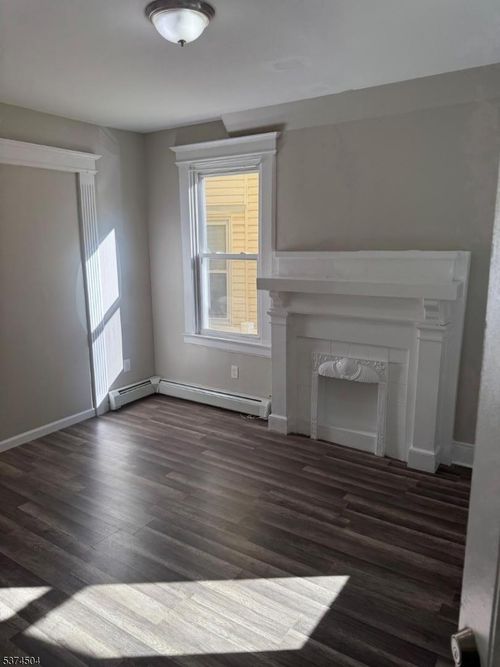 29 Nassau Pl, East Orange, NJ, 07018-2917 | Card Image