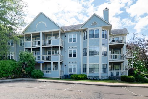 unit-609-75 Redwood Dr, East Haven, CT, 06513-1974 | Card Image