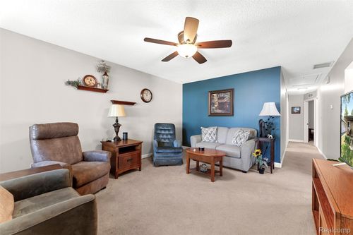 23631 Cora St, Brownstown Twp, MI, 48183-1305 | Card Image