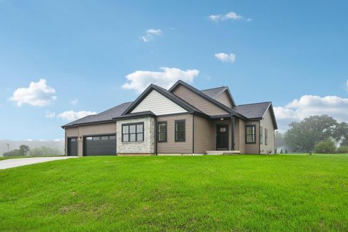 4491 Scenic Oak Dr, COTTAGE GROVE, WI, 53527-9410 | Card Image