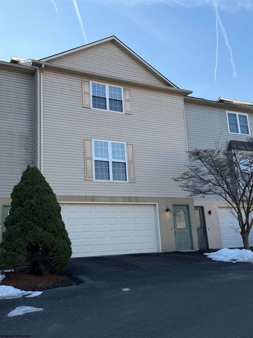 27 Clear Spring Dr, Morgantown, WV, 26508-3202 | Card Image